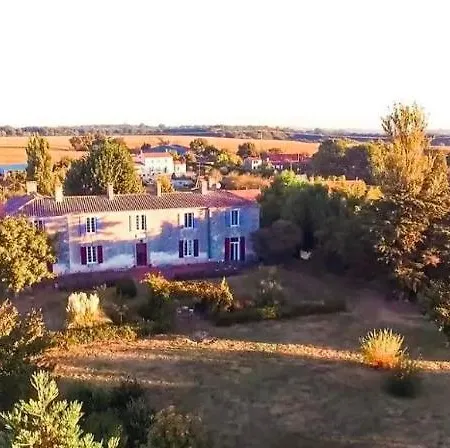 Jolly Chateau - Family And Friends Bed & Breakfast *